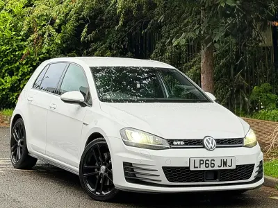 Used VW Golf VII GTD 184 HP (135 kW) 2017 White Hatchback