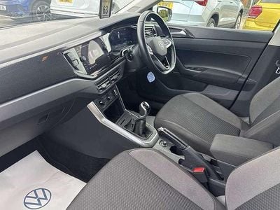 Used VW Polo Life 95 HP (69 kW) 2023 White Hatchback