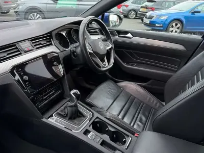 Begagnad VW Passat R-line 150 HK (110 kW) 2022 Blå Kombi