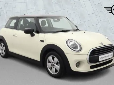 Used Mini Cooper Classic 134 HP (98 kW) 2019 White Hatchback