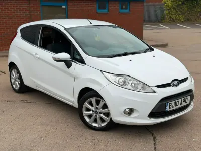 Used Ford Fiesta Zetec 2010 White Hatchback