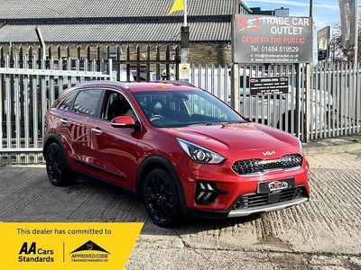 Red Used 2022 Kia Niro SUV | £12,495 (A bit pricey)