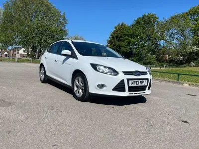 Used Ford Focus Zetec 2013 White Hatchback