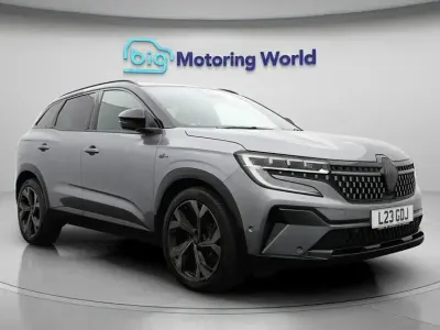 Used Renault Austral Iconic Esprit Alpine 200 HP (147 kW) 2023 Grey and black SUV