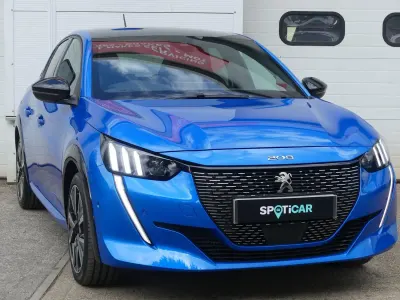 Second-hand Peugeot 208 GT 100 CP (73 kW) 2022 Albastru Hatchback