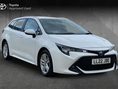 Used Toyota Corolla 120 HP (88 kW) 2022 White Estate