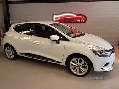 Used Renault Clio IV Iconic 90 HP (66 kW) 2019 White Hatchback
