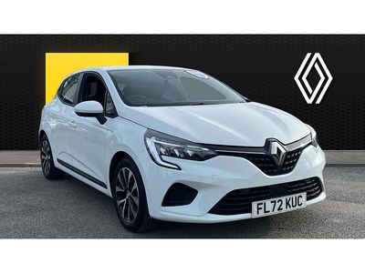 Used Renault Clio V Iconic 90 HP (66 kW) 2022 White Hatchback