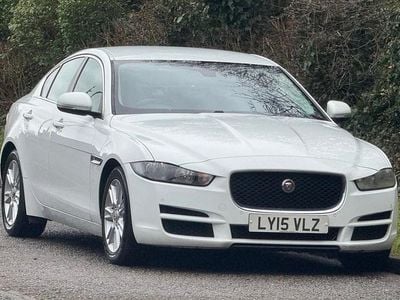 Used Jaguar XE Prestige 240 HP (176 kW) 2015 White Sedan