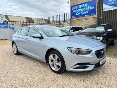 Używany Vauxhall Insignia Sport 2018 Srebrny Hatchback