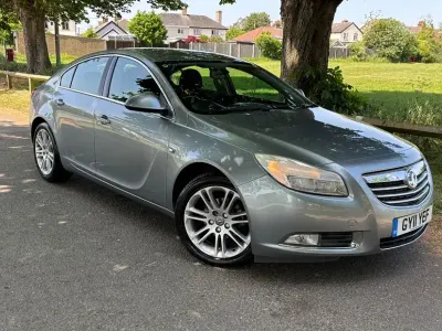 Second-hand Vauxhall Insignia 140 CP (102 kW) 2011 Argintiu Hatchback