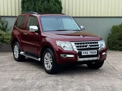 Used Mitsubishi Shogun Warrior 187 HP (137 kW) 2018 Red SUV