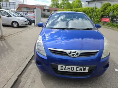 Second-hand Hyundai i20 Comfort 78 CP (57 kW) 2011 Albastru Hatchback