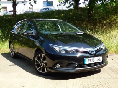 Used Toyota Auris Hybrid