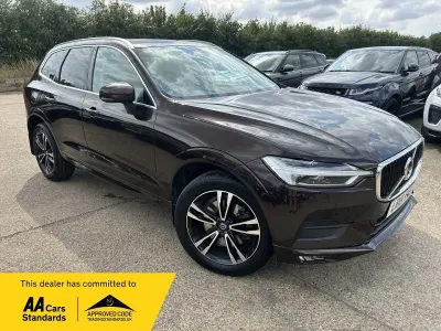 Used Volvo XC60 Momentum 2018 Brown SUV