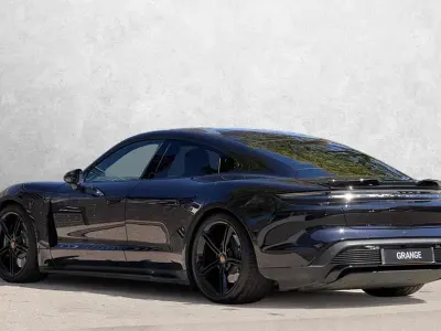 Usado Porsche Taycan 439 kW (598 HP) 2023 Preto Sedan
