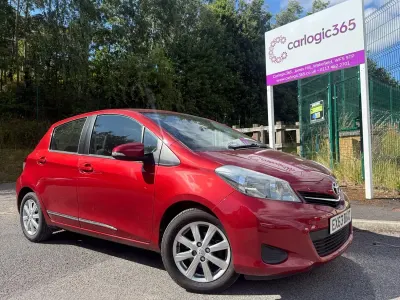 Used Toyota Yaris 69 HP (50 kW) 2013 Red Hatchback