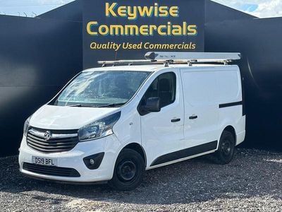 Second-hand Vauxhall Vivaro Sportive 125 CP (91 kW) 2019 Alb Monovolum