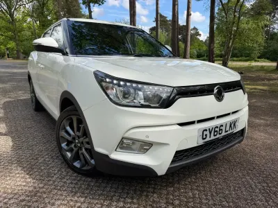 Used SsangYong Tivoli 115 HP (84 kW) 2016 White SUV