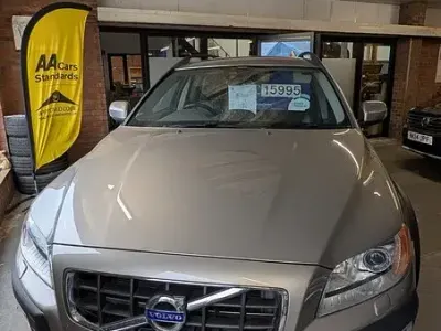 Used Volvo XC70 SE Lux 163 HP (119 kW) 2013 Gold Estate