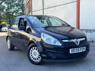 Second-hand Vauxhall Corsa 2009 Negru Hatchback