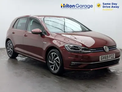 Second-hand VW Golf VII Edition 130 CP (95 kW) 2020 Roșu Hatchback