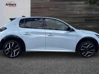 Used Peugeot 208 Premium 143 HP (105 kW) 2025 White Hatchback