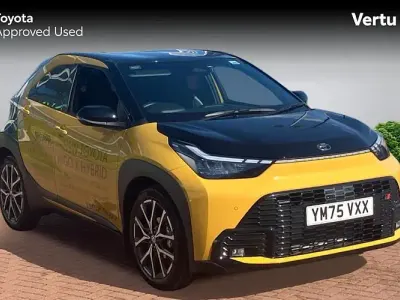 Nuevo Toyota Aygo X Sport 116 CV (85 kW) 2025 Amarillo SUV