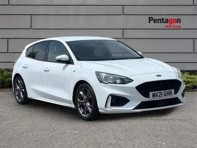 Used Ford Focus ST-Line 123 HP (90 kW) 2021 White Hatchback