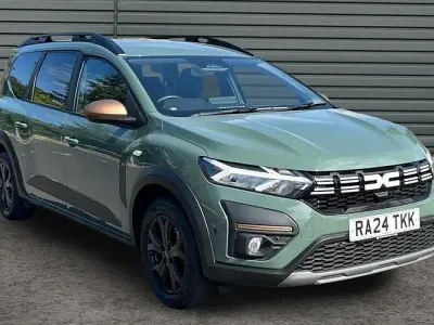 Used Dacia Jogger Extreme 141 HP (103 kW) 2024 Green MPV