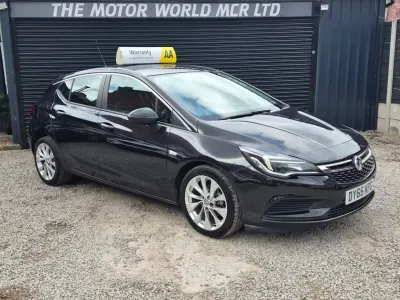 Used Vauxhall Astra Design Edition 123 HP (90 kW) 2016 Black Hatchback