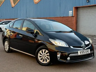 Used Toyota Prius 140 HP (102 kW) 2015 Black Hatchback