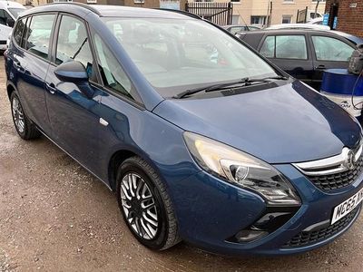 Used Vauxhall Zafira Tourer SRi 170 HP (125 kW) 2014 White MPV