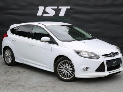Używany Ford Focus Zetec 125 KM (91 kW) 2013 Biały Hatchback