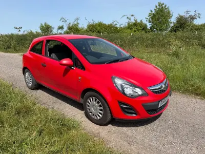 Used Vauxhall Corsa S 65 HP (47 kW) 2014 Red Hatchback