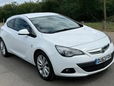 Used Vauxhall Astra GTC SRi 140 HP (102 kW) 2013 Coupe