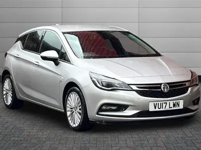 Gebraucht Vauxhall Astra Elite 150 PS (110 kW) 2017 Silber Kleinwagen