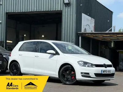 Używany VW Golf VII Edition 110 KM (80 kW) 2016 Biały Hatchback