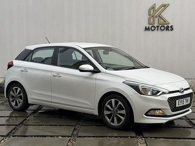 Used Hyundai i20 SE 100 HP (73 kW) 2015 White Hatchback