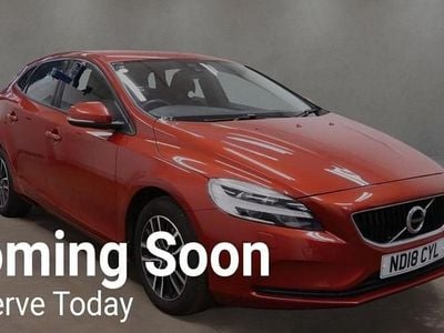 Used Volvo V40 Momentum 122 HP (89 kW) 2018 Red Hatchback