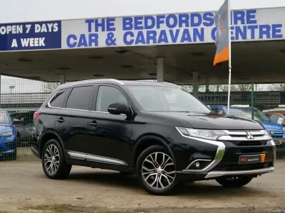 Usado Mitsubishi Outlander 147 HP (108 kW) 2017 Preto SUV