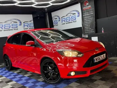 Used Ford Focus ST 2013 Red Hatchback