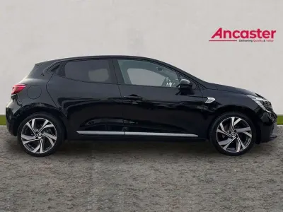 Begagnad Renault Clio V RS Line 90 HK (66 kW) 2023 Svart Halvkombi