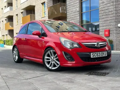 Second-hand Vauxhall Corsa SRi 2014 Roșu Hatchback