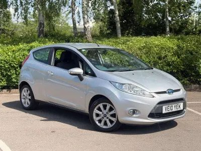 Second-hand Ford Fiesta Zetec 96 CP (70 kW) 2010 Argintiu Hatchback