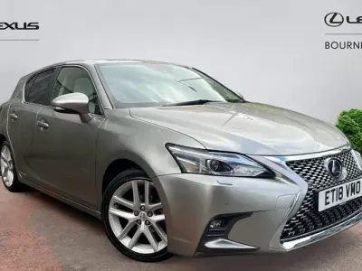Usado Lexus CT200h 136 CV (100 kW) 2018 Plateado Utilitario