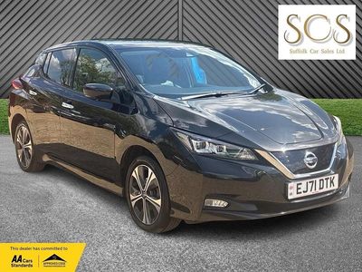 Begagnad Nissan Leaf N-Connecta 160 kW (218 HK) 2021 Svart Halvkombi
