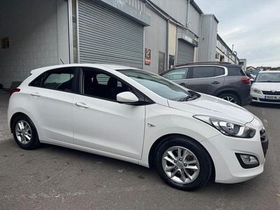 Used Hyundai i30 Active 120 HP (88 kW) 2012 White Hatchback