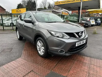 Używany Nissan Qashqai Acenta 115 KM (84 kW) 2016 Szary SUV
