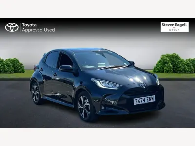 Second-hand Toyota Yaris Hybrid Design 2024 Negru Hatchback